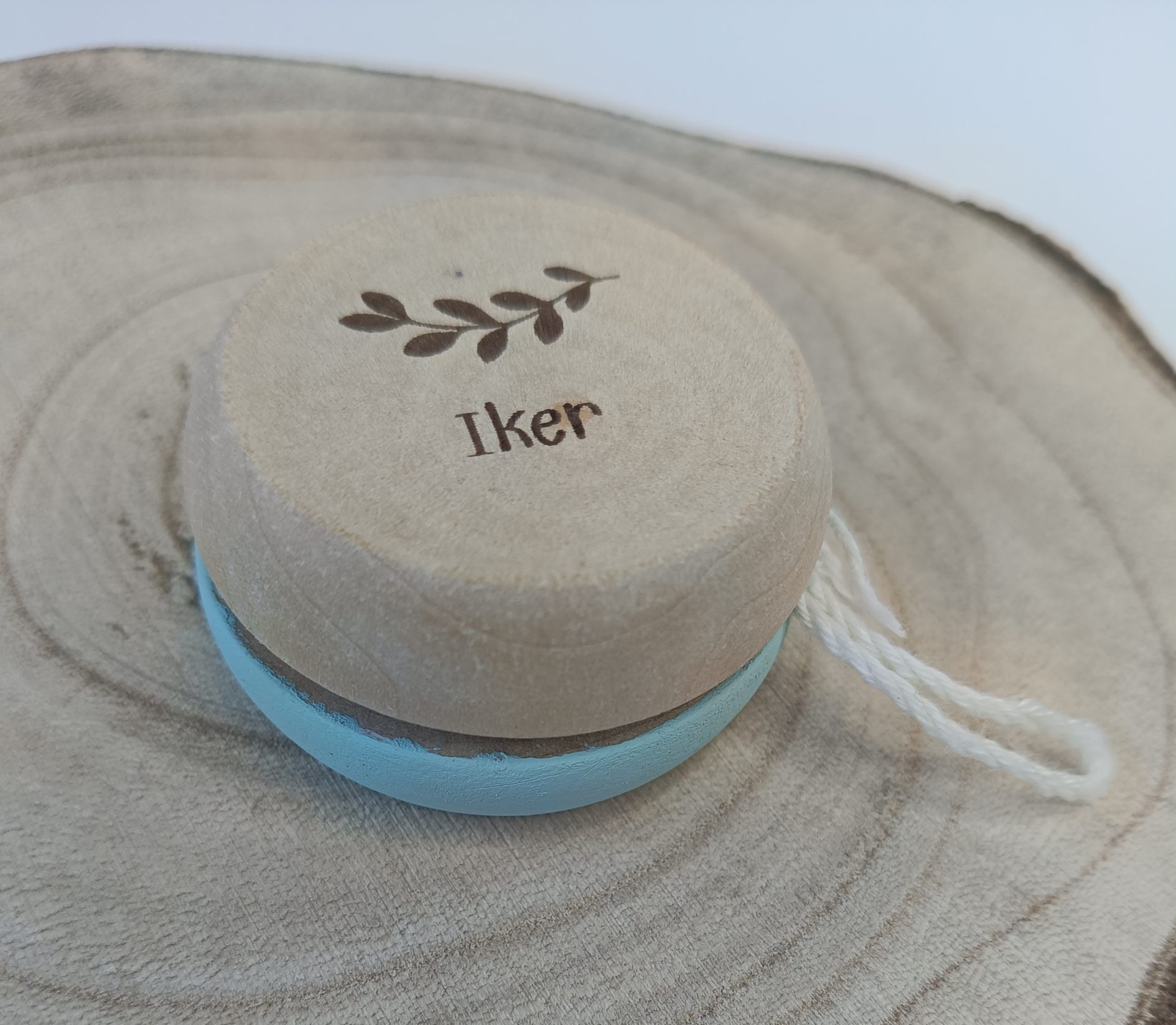 Yoyo madera pintado