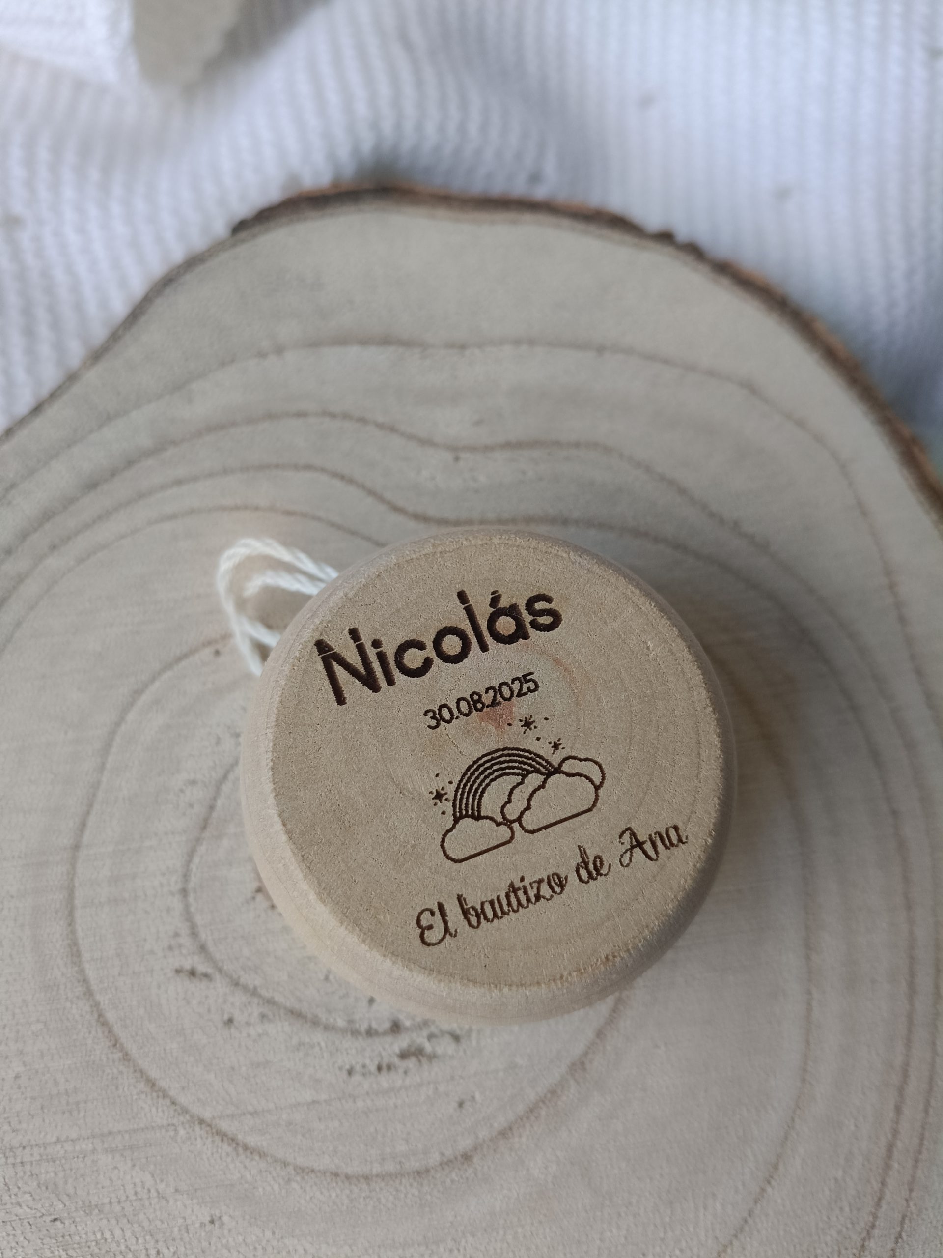 Yoyo de madera grabado